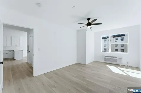 95 Shepherds Lane Totowa NJ 07512