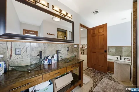20 Wilcox Street Dumont NJ 07628