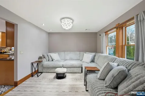 20 Wilcox Street Dumont NJ 07628