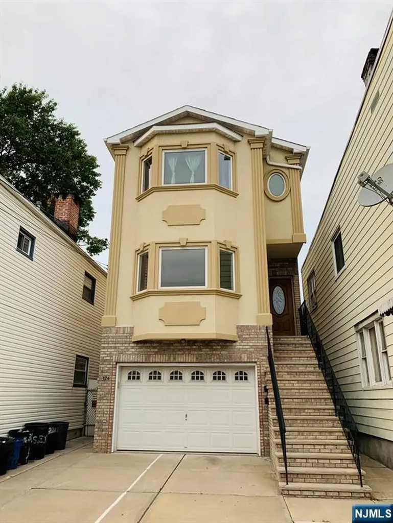324 Sussex Street Harrison NJ 07029