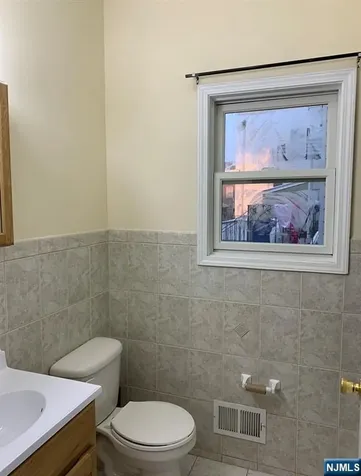 324 Sussex Street Harrison NJ 07029