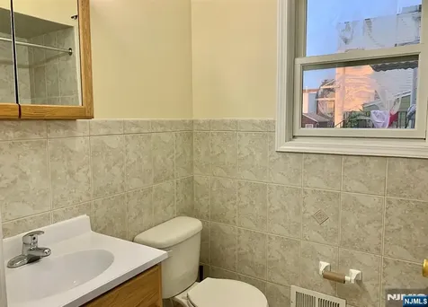 324 Sussex Street Harrison NJ 07029