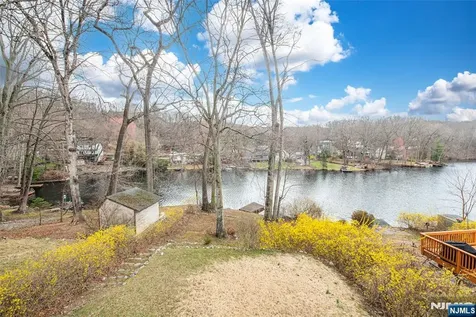 237 Skyline Lake Drive Ringwood NJ 07456