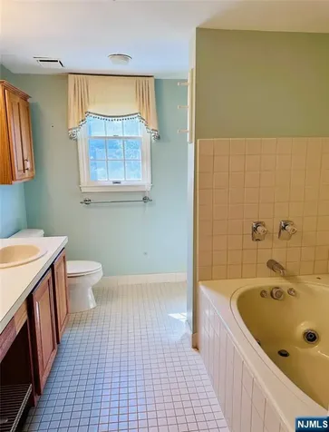 70 W Boulder Run Road Paterson NJ 07501