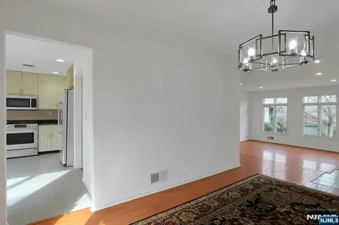 20 Lakeview Drive Old Tappan NJ 07675