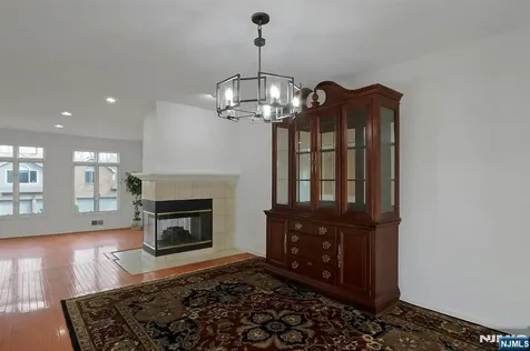 20 Lakeview Drive Old Tappan NJ 07675
