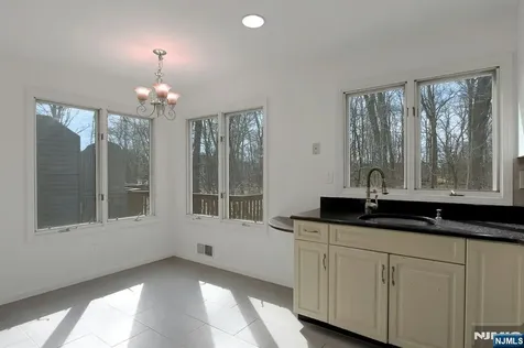 20 Lakeview Drive Old Tappan NJ 07675