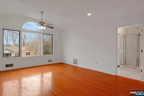 20 Lakeview Drive Old Tappan NJ 07675