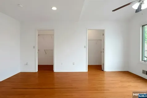 20 Lakeview Drive Old Tappan NJ 07675