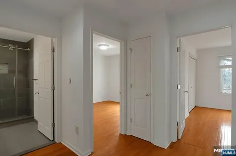 20 Lakeview Drive Old Tappan NJ 07675