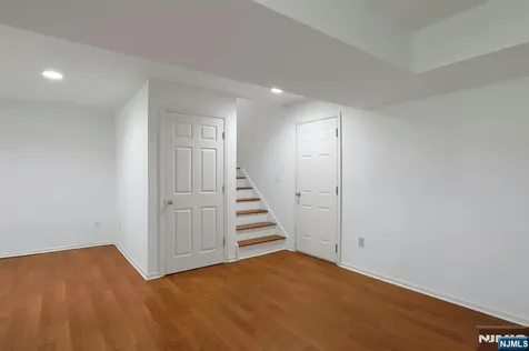 20 Lakeview Drive Old Tappan NJ 07675