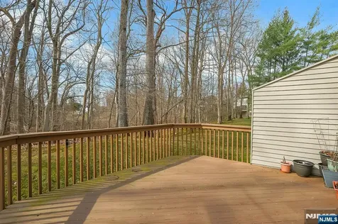 20 Lakeview Drive Old Tappan NJ 07675