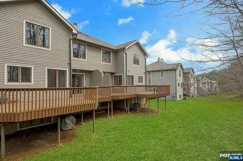 20 Lakeview Drive Old Tappan NJ 07675