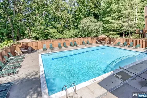 20 Lakeview Drive Old Tappan NJ 07675