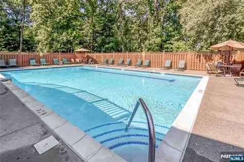 20 Lakeview Drive Old Tappan NJ 07675