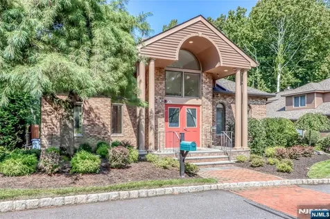 20 Lakeview Drive Old Tappan NJ 07675