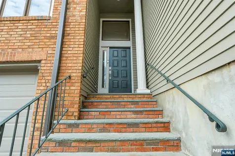 20 Lakeview Drive Old Tappan NJ 07675