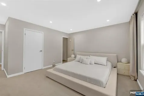 35 Riverview Court Secaucus NJ 07094