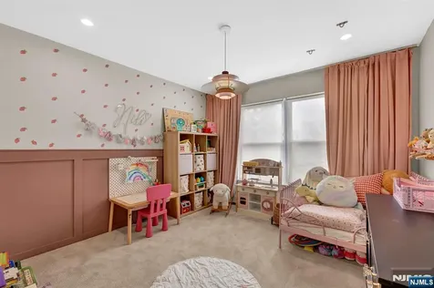 35 Riverview Court Secaucus NJ 07094