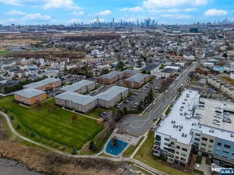 35 Riverview Court Secaucus NJ 07094