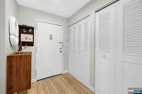 35 Riverview Court Secaucus NJ 07094