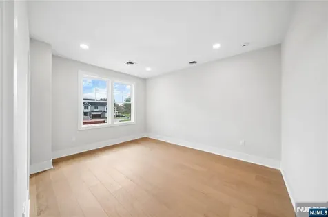 23 Muirfield Lane River Vale NJ 07675