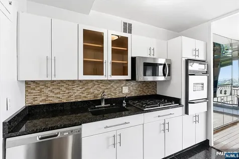 2 Horizon Road Fort Lee NJ 07024