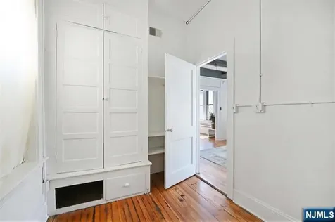 338 Montgomery Street Jersey City NJ 07302