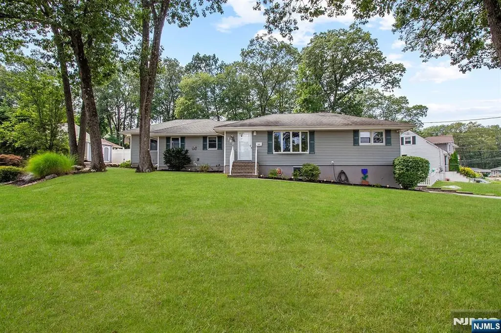 180 Rafkind Road Bloomingdale NJ 07403