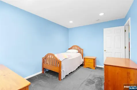 180 Rafkind Road Bloomingdale NJ 07403