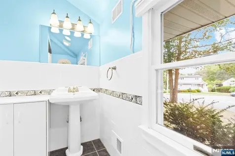180 Rafkind Road Bloomingdale NJ 07403