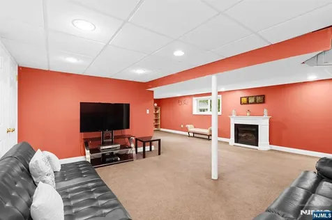 180 Rafkind Road Bloomingdale NJ 07403