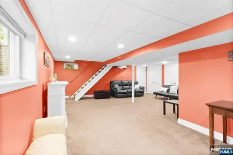 180 Rafkind Road Bloomingdale NJ 07403