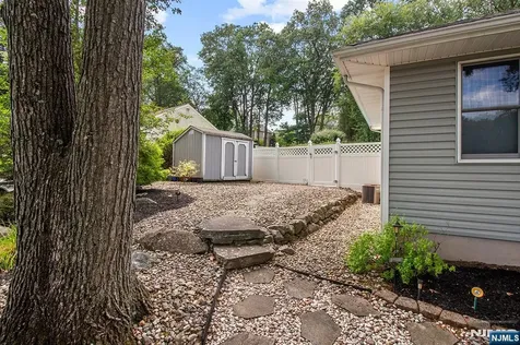 180 Rafkind Road Bloomingdale NJ 07403