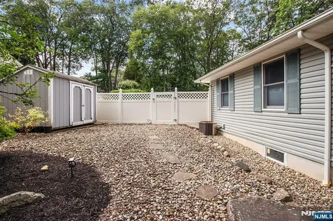 180 Rafkind Road Bloomingdale NJ 07403