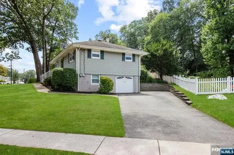 180 Rafkind Road Bloomingdale NJ 07403