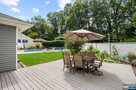 180 Rafkind Road Bloomingdale NJ 07403