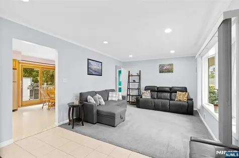 180 Rafkind Road Bloomingdale NJ 07403