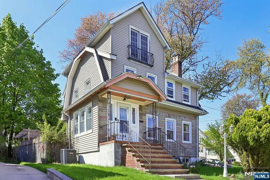 1494 Endicott Terrace Teaneck NJ 07666