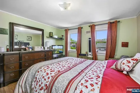 1494 Endicott Terrace Teaneck NJ 07666