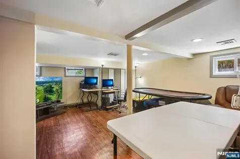 1494 Endicott Terrace Teaneck NJ 07666