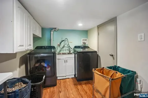 1494 Endicott Terrace Teaneck NJ 07666