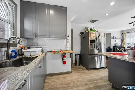 1494 Endicott Terrace Teaneck NJ 07666