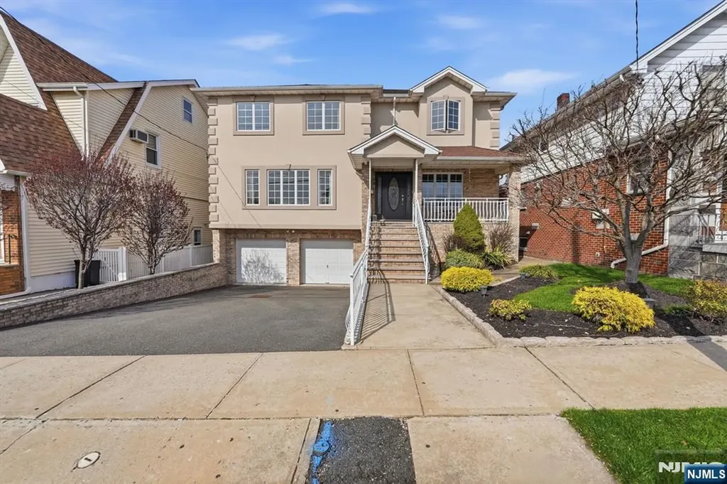 16 Arlington Boulevard North Arlington NJ 07031