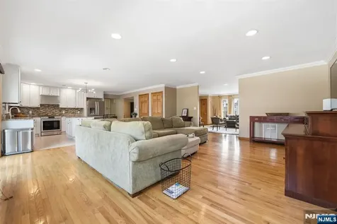 16 Arlington Boulevard North Arlington NJ 07031