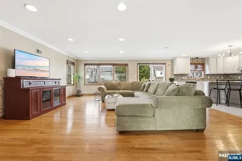 16 Arlington Boulevard North Arlington NJ 07031
