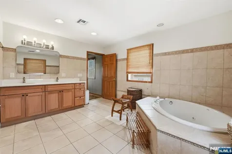 16 Arlington Boulevard North Arlington NJ 07031