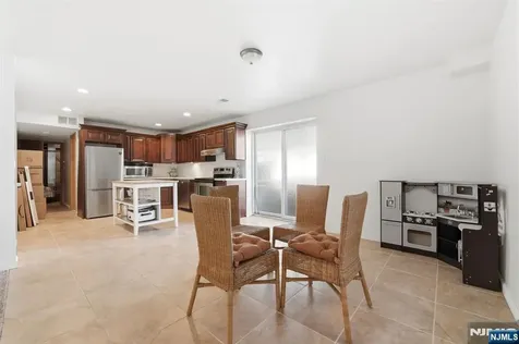 16 Arlington Boulevard North Arlington NJ 07031