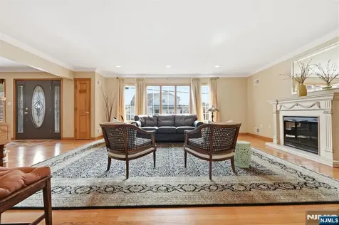 16 Arlington Boulevard North Arlington NJ 07031