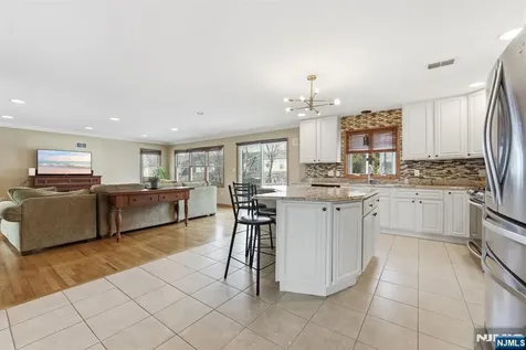 16 Arlington Boulevard North Arlington NJ 07031